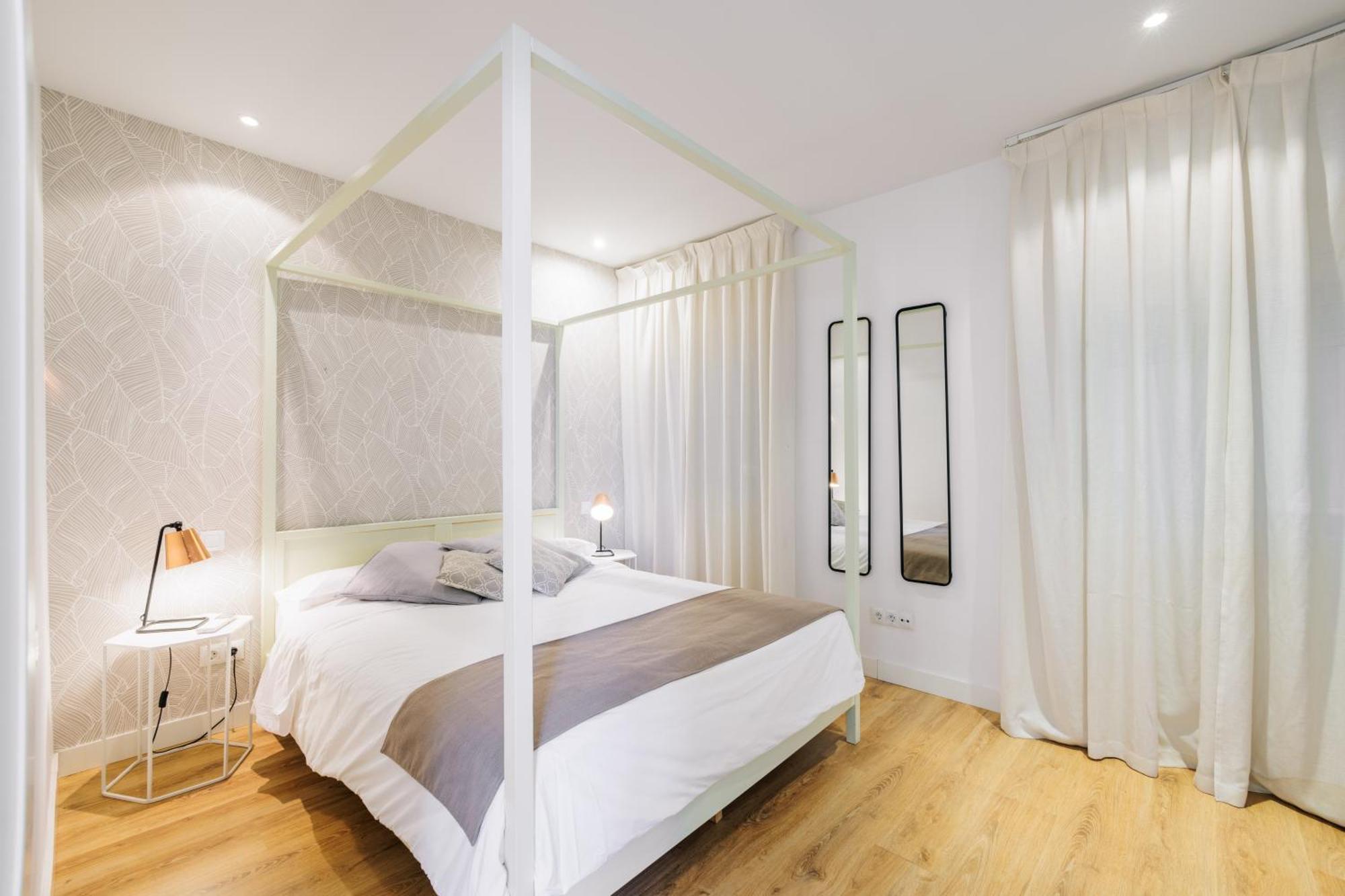 Mi Casa En Madrid- Spacious Apartments Callao Gran Via Oda fotoğraf